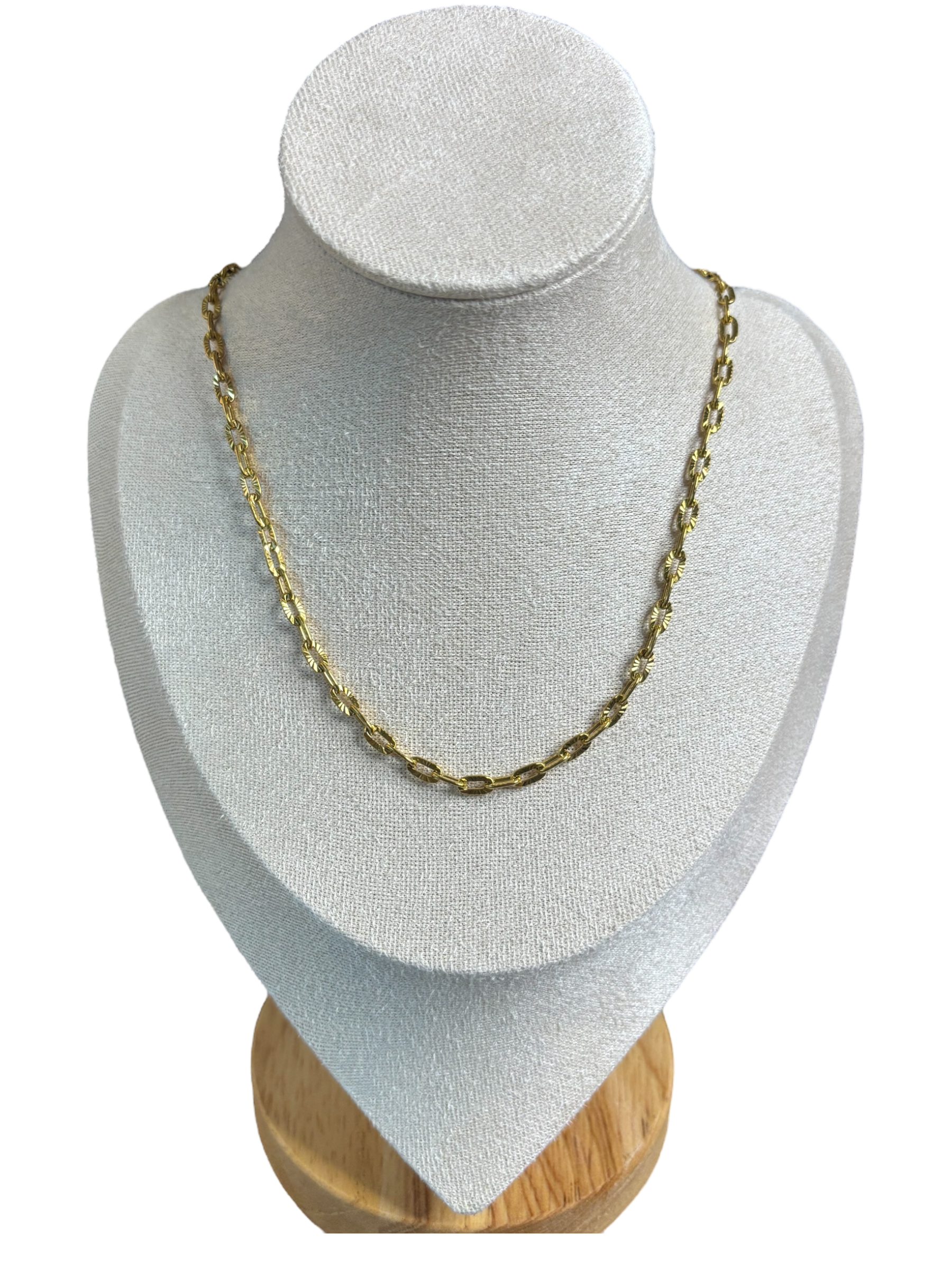 Embossed Paperclip Chain