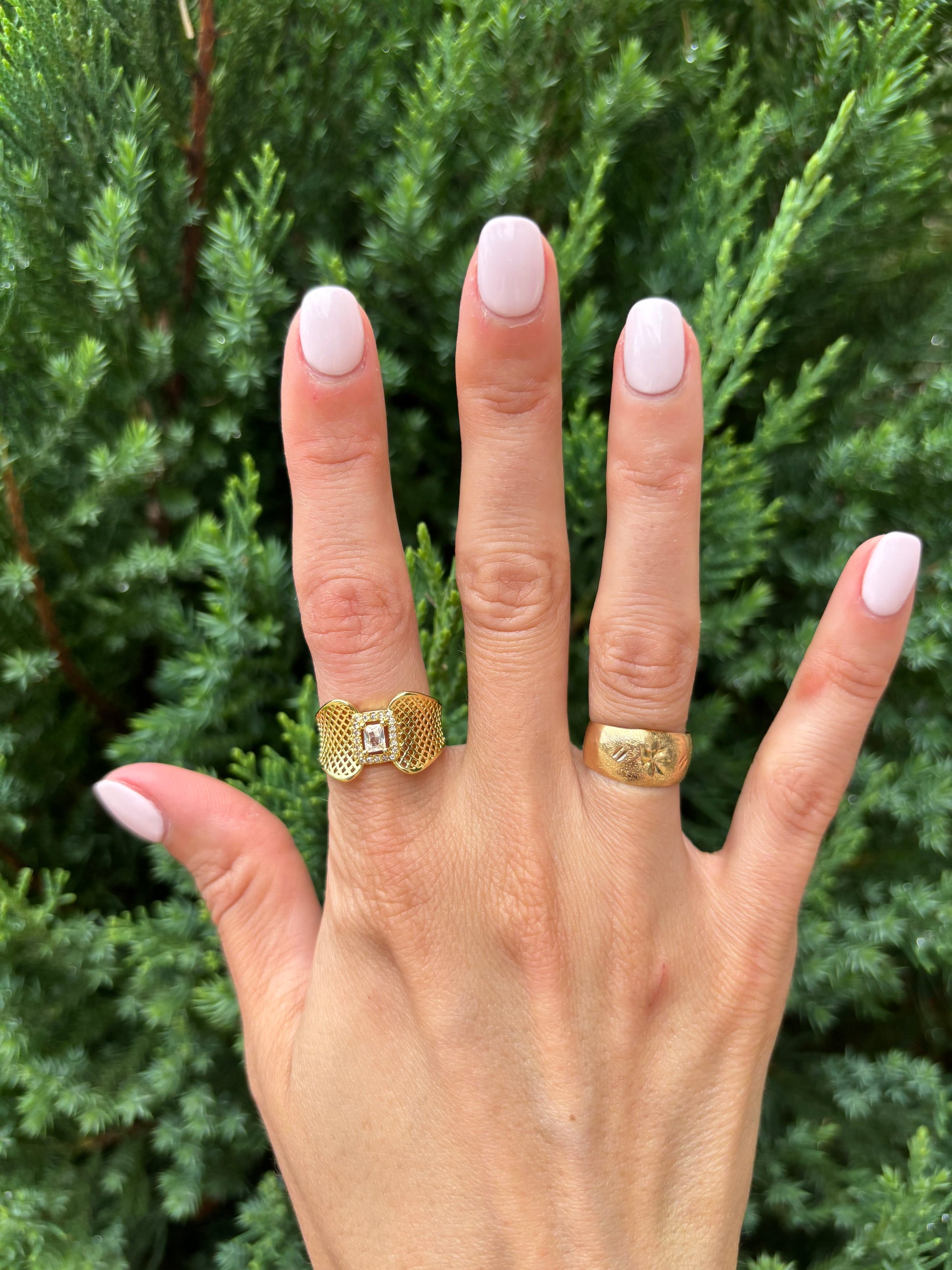 The Bella Ring
