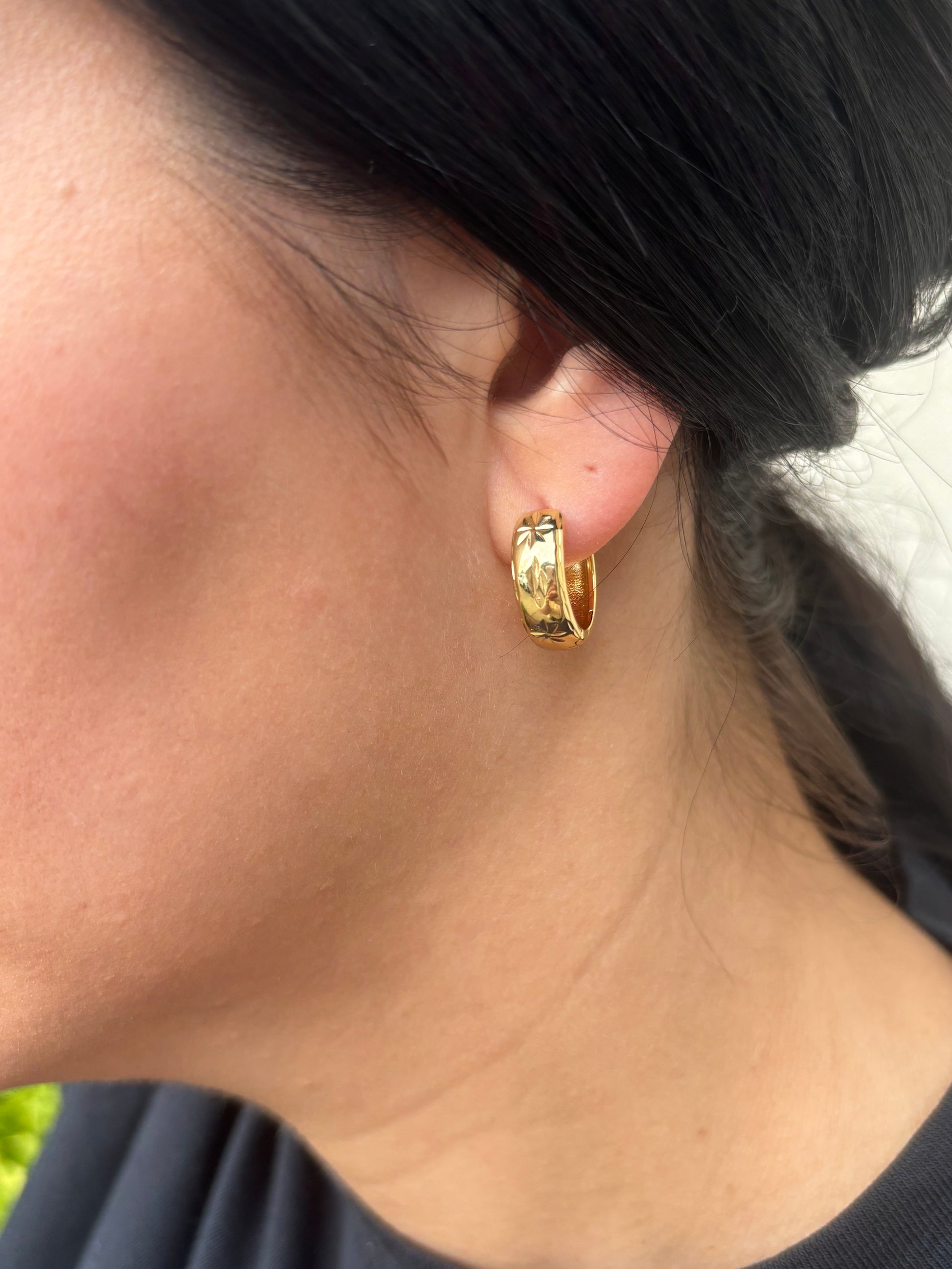 Star Carved Wide Small Huggie